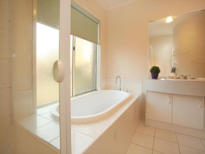 37 Crows Lane, Glen Waverley VIC 3150