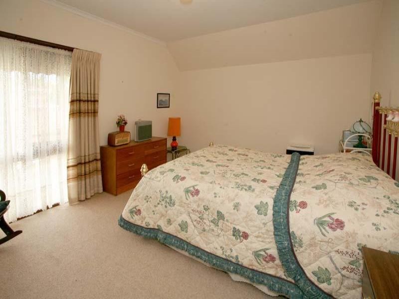 15 Lainie Court, Wantirna South VIC 3152