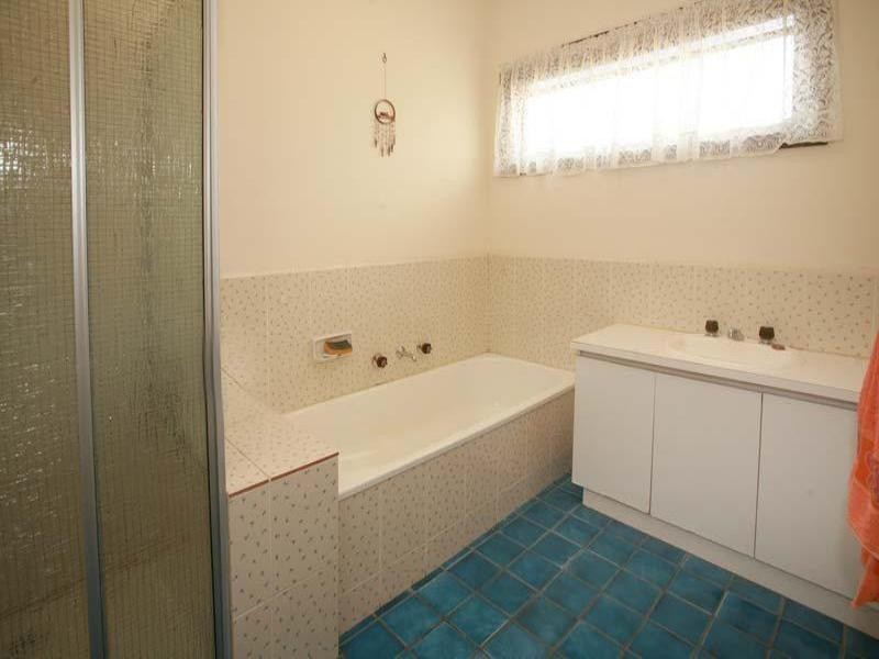 15 Lainie Court, Wantirna South VIC 3152