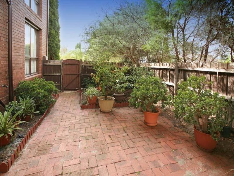 15 Lainie Court, Wantirna South VIC 3152