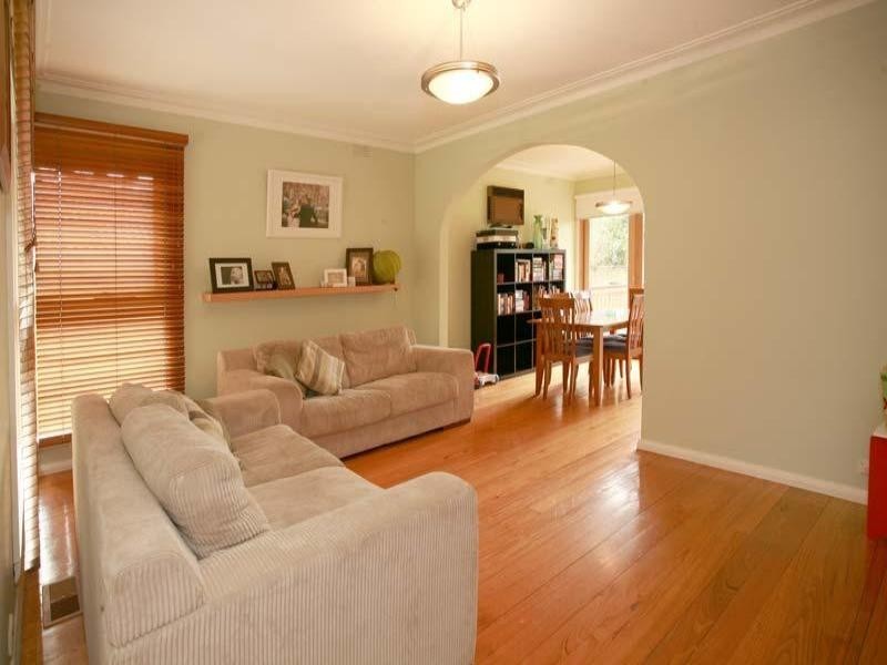 18 Canova Drive, Glen Waverley VIC 3150