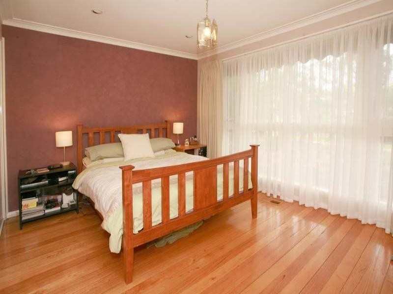 18 Canova Drive, Glen Waverley VIC 3150