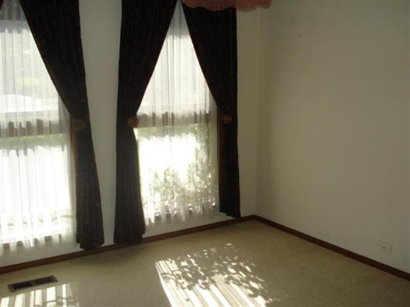 87 Strada Crescent, Wheelers Hill VIC 3150