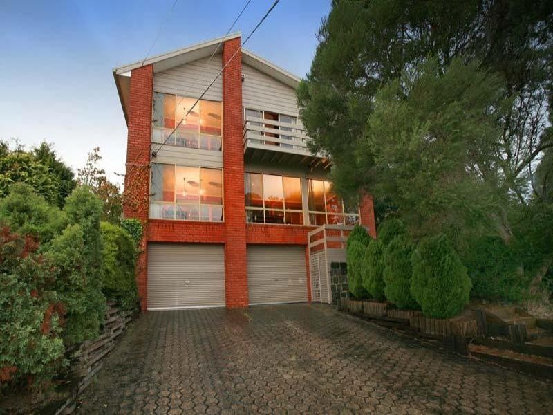 11 Hallows Street, Glen Waverley VIC 3150