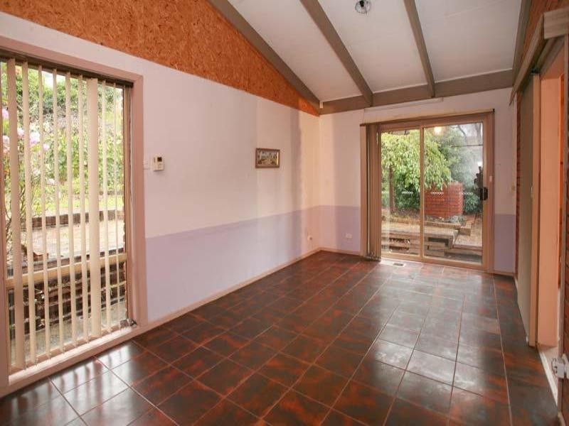11 Hallows Street, Glen Waverley VIC 3150