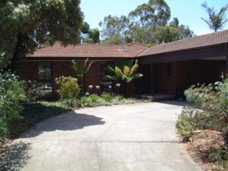 15 Chapman Boulevard, Glen Waverley VIC 3150