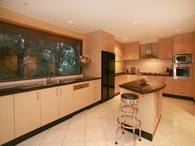 7 Kosciusko Court, Wheelers Hill VIC 3150