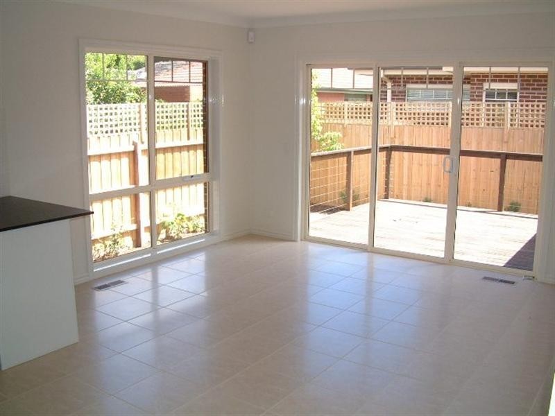 4/7 Mitchell Road, Mont Albert North VIC 3129