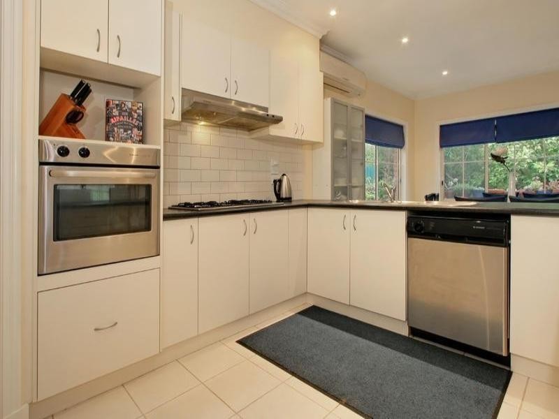 3 Holmes Way, Glen Waverley VIC 3150