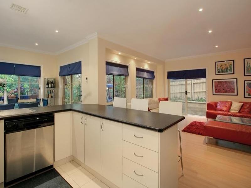 3 Holmes Way, Glen Waverley VIC 3150