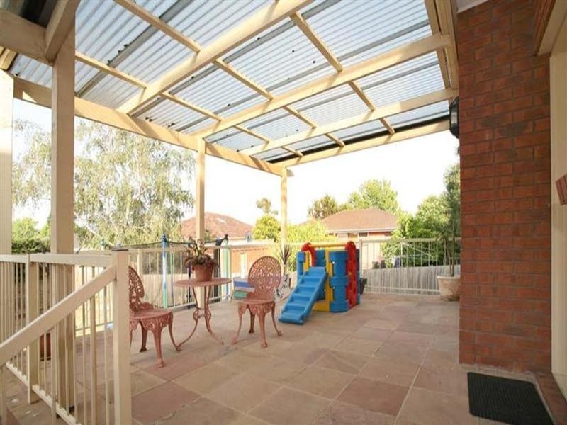 8 Epworth Court, Glen Waverley VIC 3150