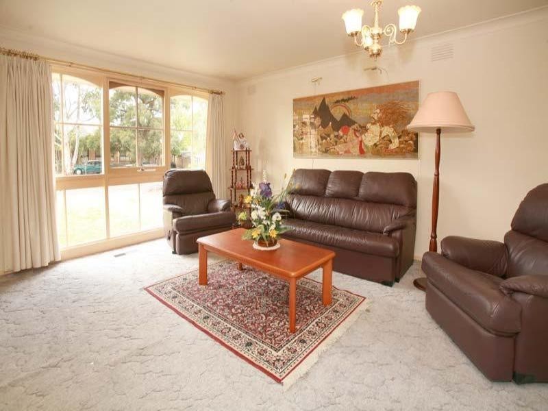 9 Lancelot Crescent, Glen Waverley VIC 3150