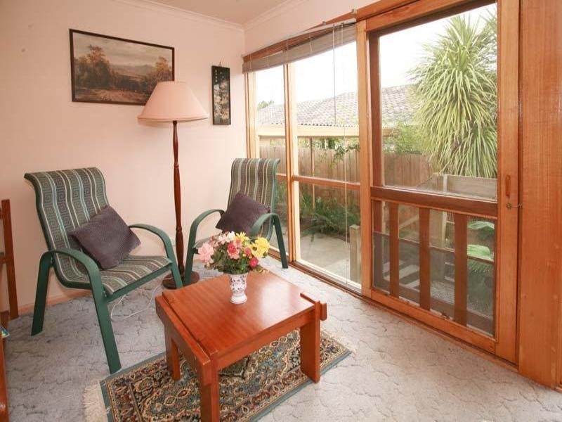 9 Lancelot Crescent, Glen Waverley VIC 3150
