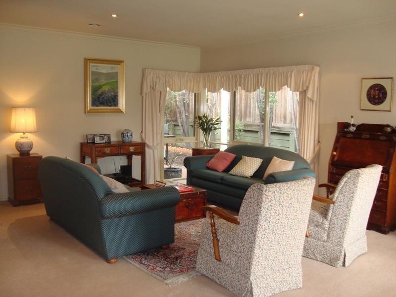 24 Hutchinson Drive, Kew VIC 3101