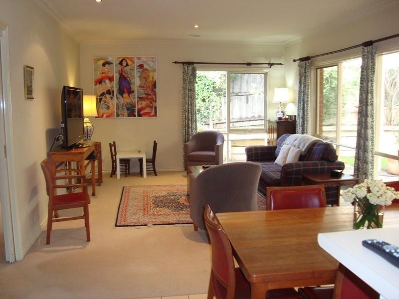 24 Hutchinson Drive, Kew VIC 3101