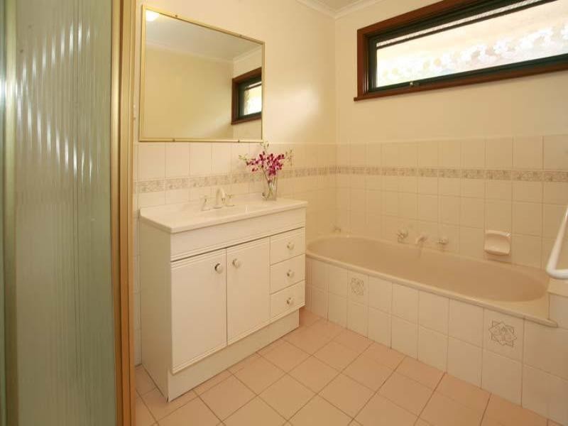 35 Mullens Road, Vermont South VIC 3133