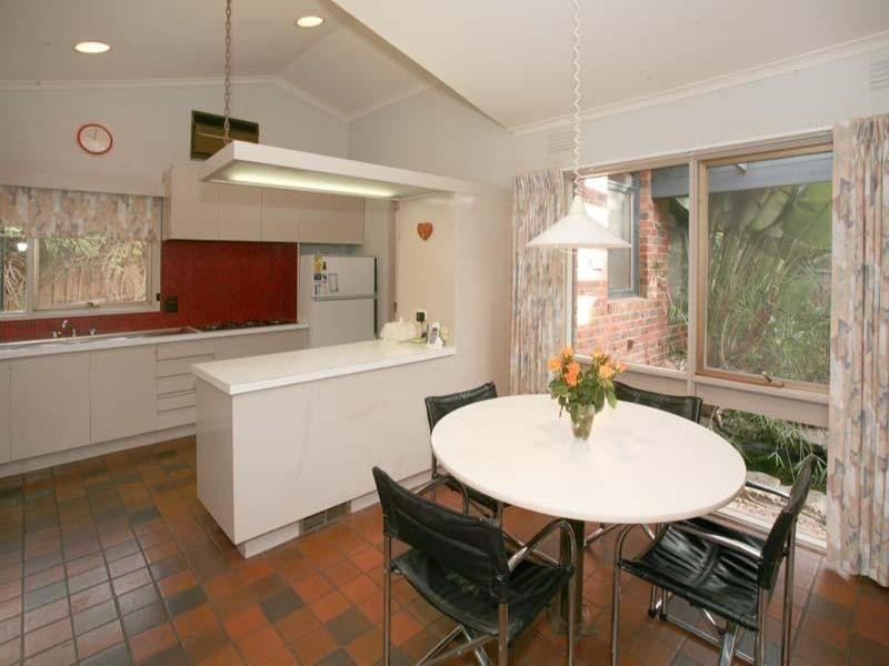 12 Leamington Crescent, Glen Waverley VIC 3150