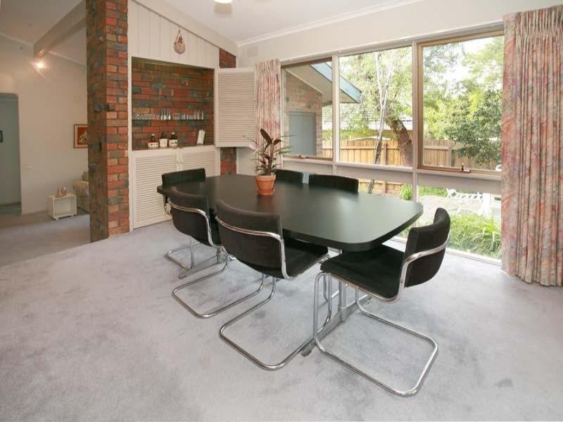 12 Leamington Crescent, Glen Waverley VIC 3150