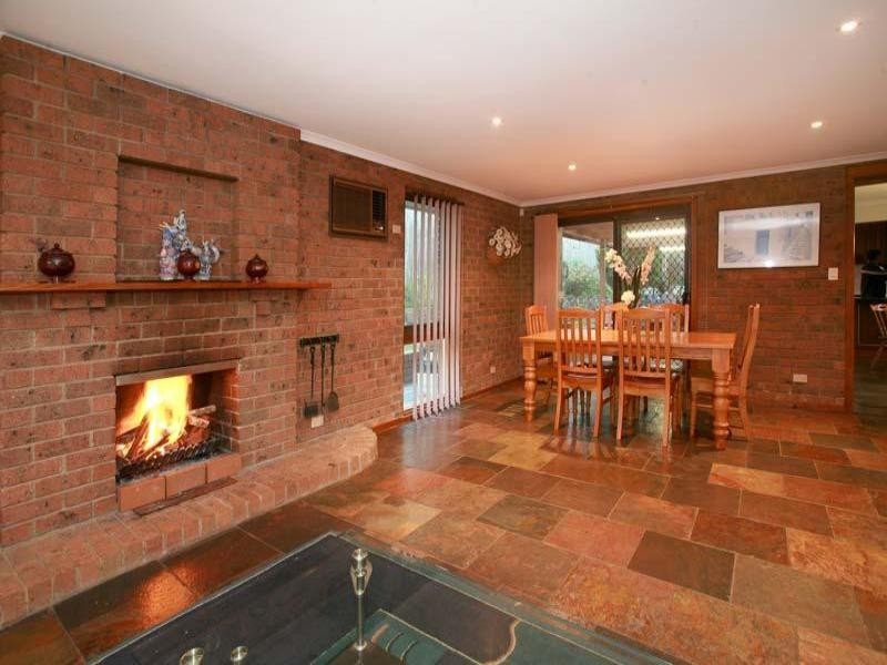 79 Sunnybrook Drive, Wheelers Hill VIC 3150