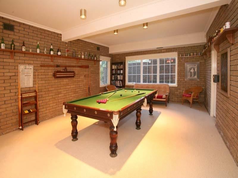 22 Heatherlea Drive, Wheelers Hill VIC 3150