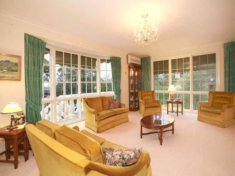 22 Heatherlea Drive, Wheelers Hill VIC 3150