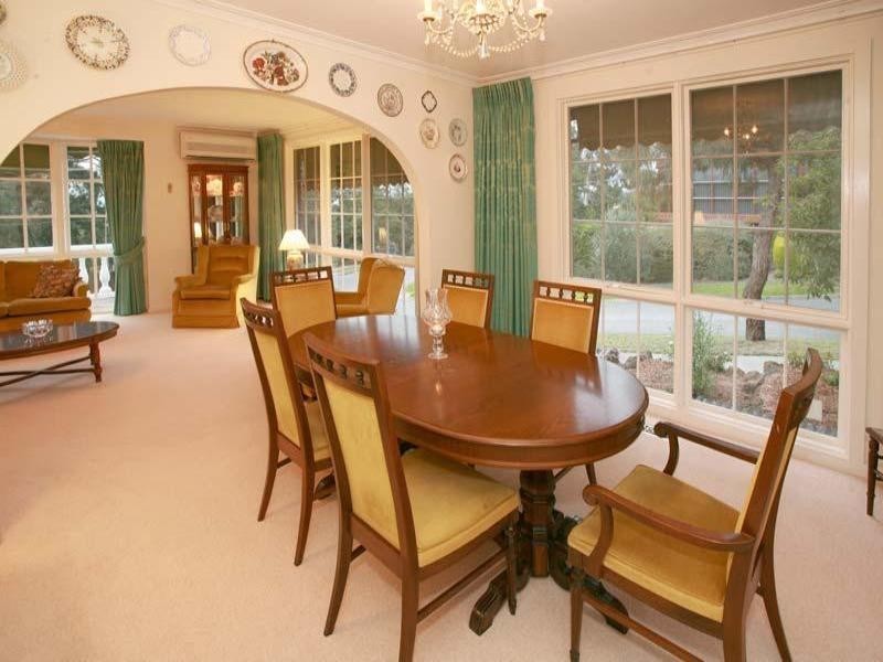 22 Heatherlea Drive, Wheelers Hill VIC 3150