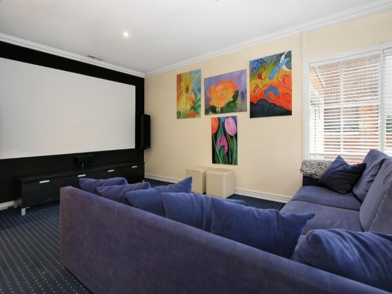 3 Holmes Way, Glen Waverley VIC 3150