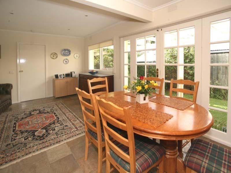 27 Koonalda Avenue, Glen Waverley VIC 3150