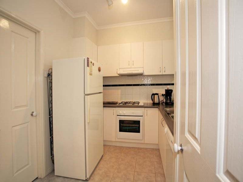 13/18 Tulloch Grove, Glen Waverley VIC 3150