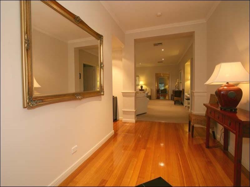 5 Maxwell Grove, Glen Waverley VIC 3150