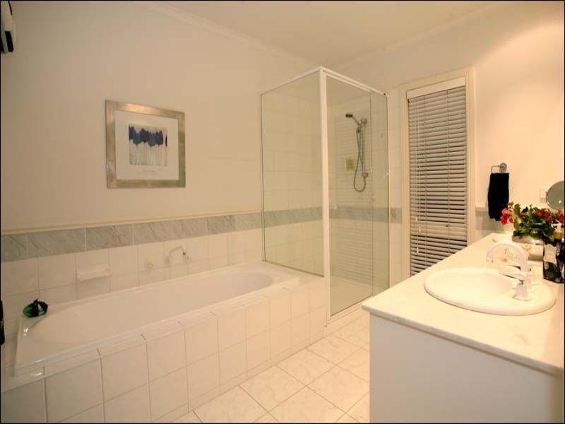 5 Maxwell Grove, Glen Waverley VIC 3150