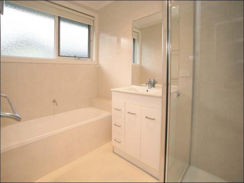 2 Kensington Court, Mulgrave VIC 3170