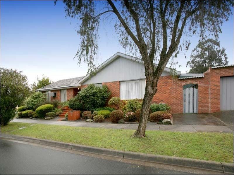 12 Excalibur Avenue, Glen Waverley VIC 3150