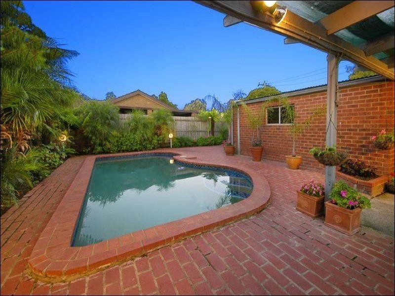 12 Excalibur Avenue, Glen Waverley VIC 3150