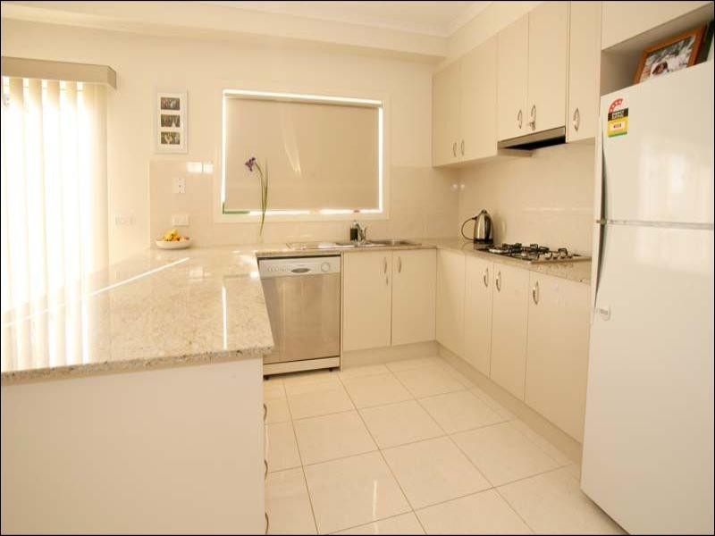 4/745 Waverley Road, Glen Waverley VIC 3150