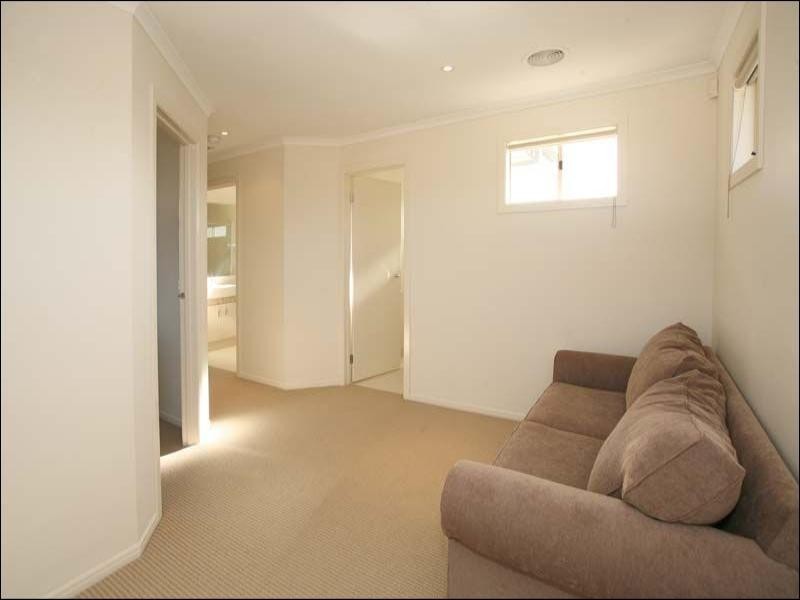 4/745 Waverley Road, Glen Waverley VIC 3150