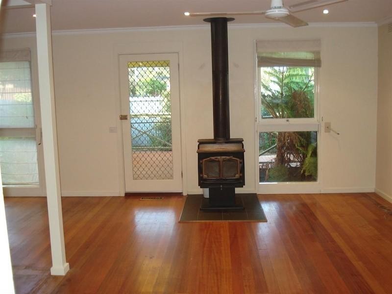 123 Brandon Park Drive, Wheelers Hill VIC 3150