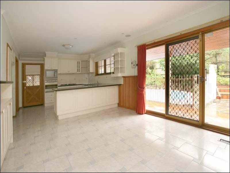 31 Buller Drive, Glen Waverley VIC 3150