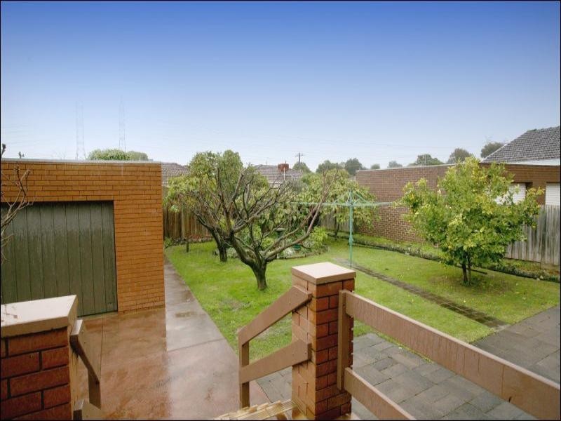 52 Cambridge Drive, Glen Waverley VIC 3150