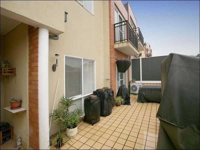 13/18 Tulloch Grove, Glen Waverley VIC 3150