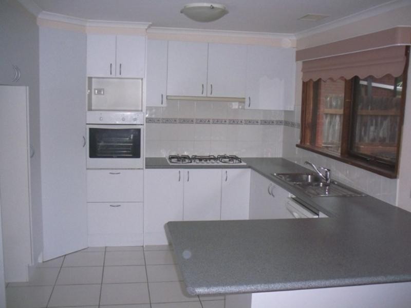 25 Mildura Crescent, Endeavour Hills VIC 3802