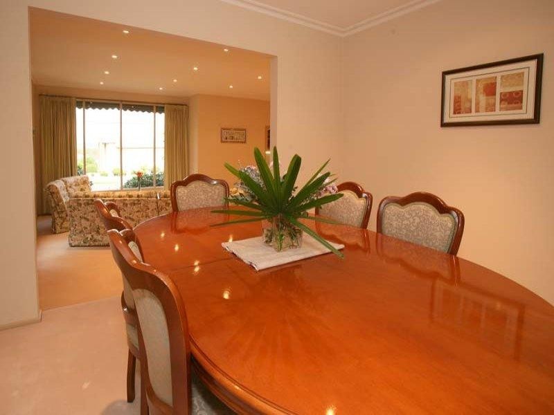 297 Gallaghers Road, Glen Waverley VIC 3150