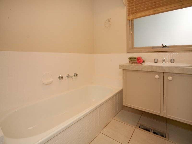 297 Gallaghers Road, Glen Waverley VIC 3150