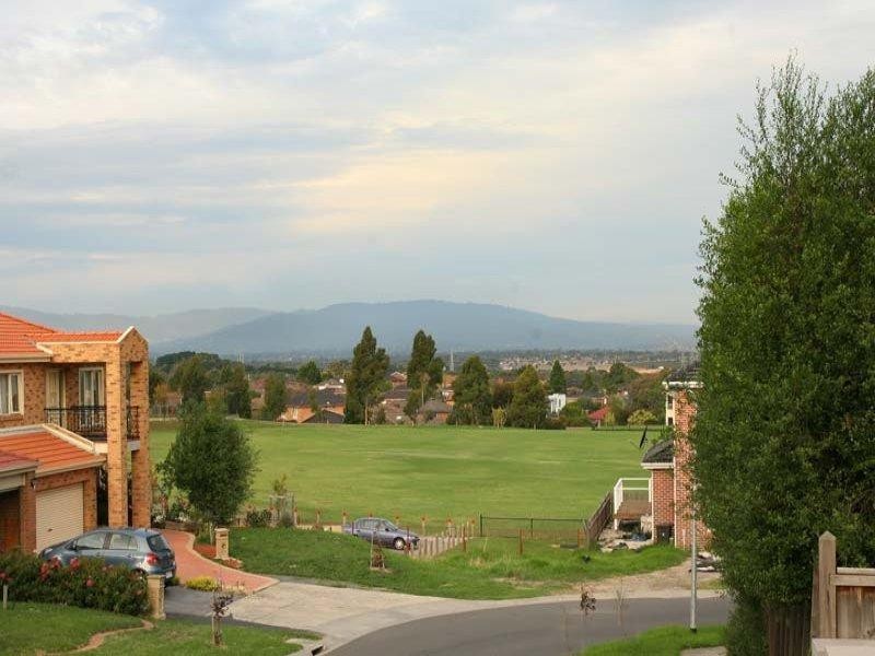 297 Gallaghers Road, Glen Waverley VIC 3150