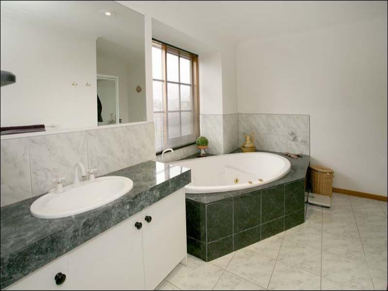 11 Nelse Court, Wheelers Hill VIC 3150