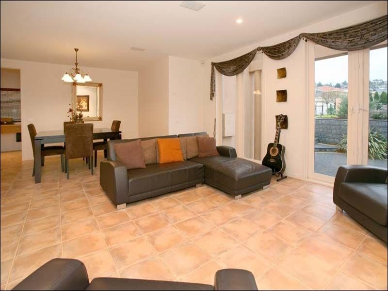 20 Arlington Drive, Glen Waverley VIC 3150