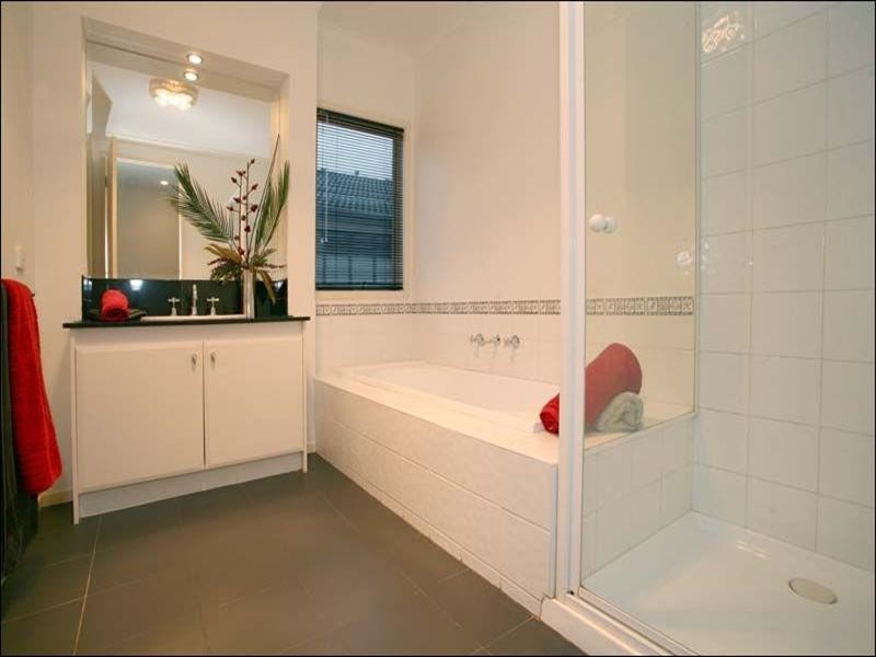 20 Arlington Drive, Glen Waverley VIC 3150