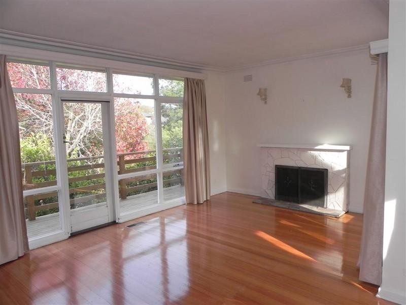 10 Leonard Street, Burwood VIC 3125