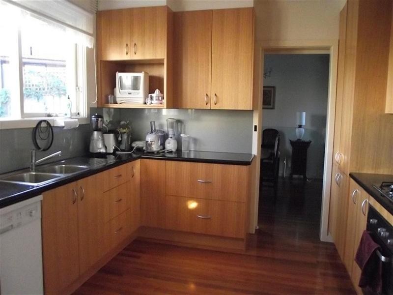 10 Leatherwood Crescent, Wheelers Hill VIC 3150