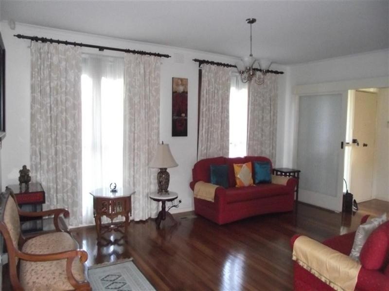 10 Leatherwood Crescent, Wheelers Hill VIC 3150